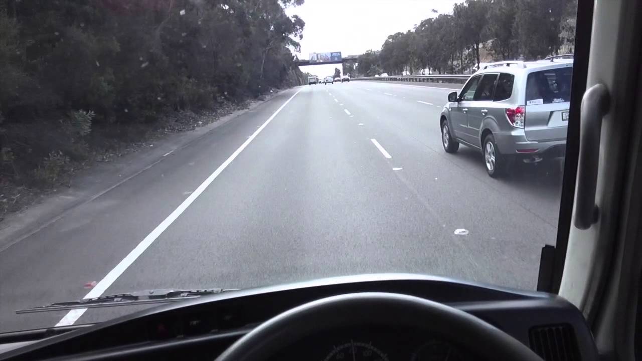 Toyota Coaster 2010 Highway speed test