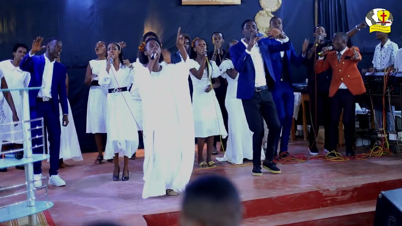 HOSANA CHOIR BAZAMUYE AMATERANIRO MUNDIRIMBO YA ALARM 