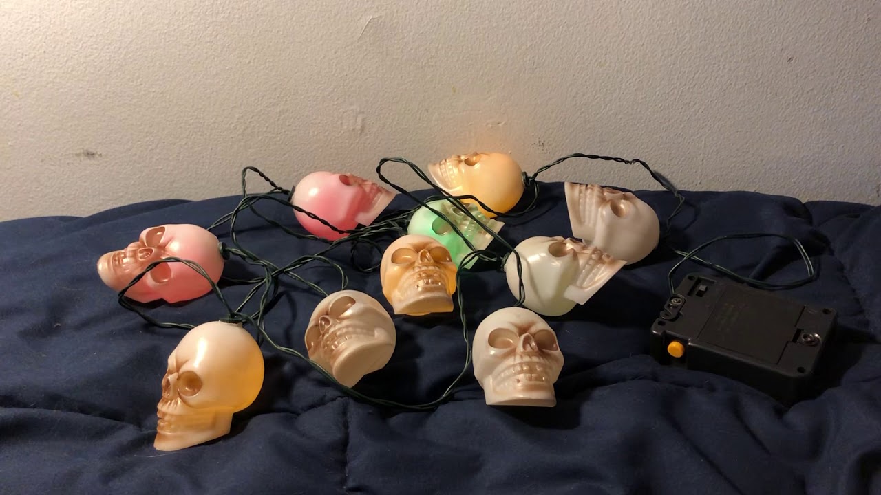 Gemmy 2010 Musical Halloween Strobing Skull Light String