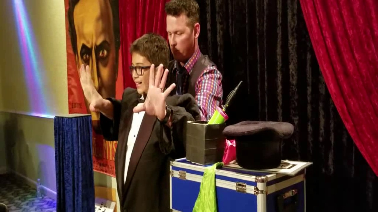 Zayn does Magic with Ken Scott