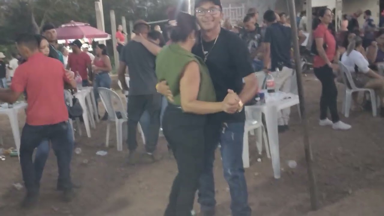 Pega de boi da cavalgada 3 irmãos (P2)