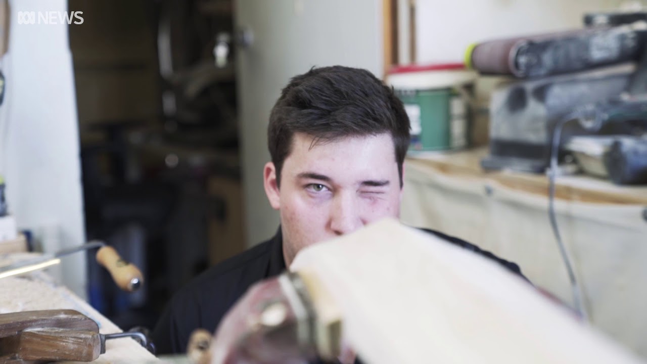 How an Aussie cricket bat is made - ABC grandstand