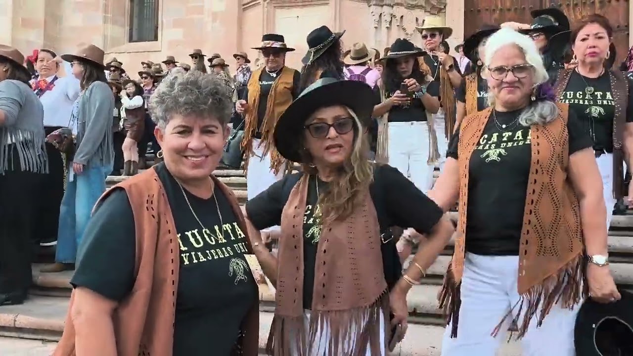 En lagos de moreno mujeres viajeras 
