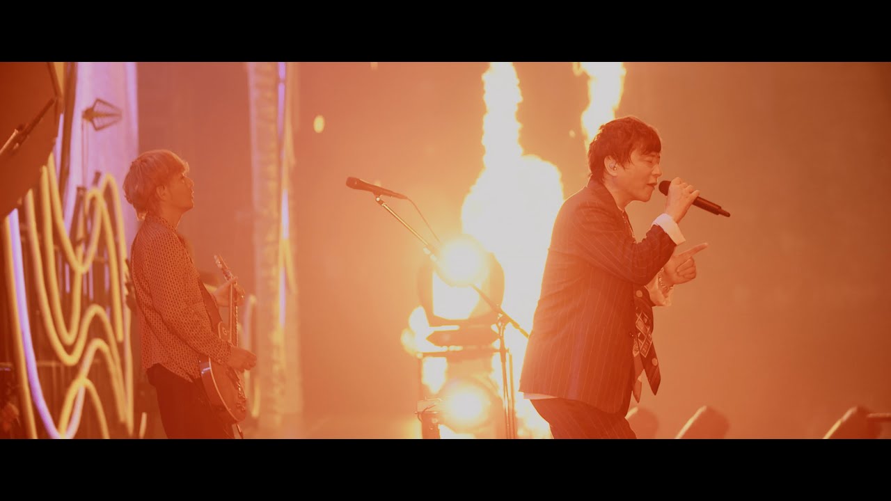 ポルノグラフィティ『Zombies are standing out』（20th Anniversary Special LIVE “NIPPONロマンスポルノ‘19〜神vs神〜” DAY2)