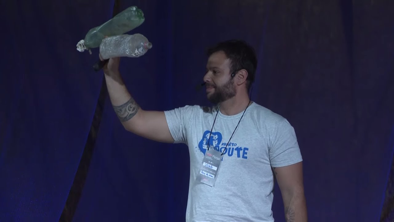 A polui&ccedil;&atilde;o dos oceanos passa por nossas m&atilde;os | Pedr&atilde;o Assis | TEDxFloripa