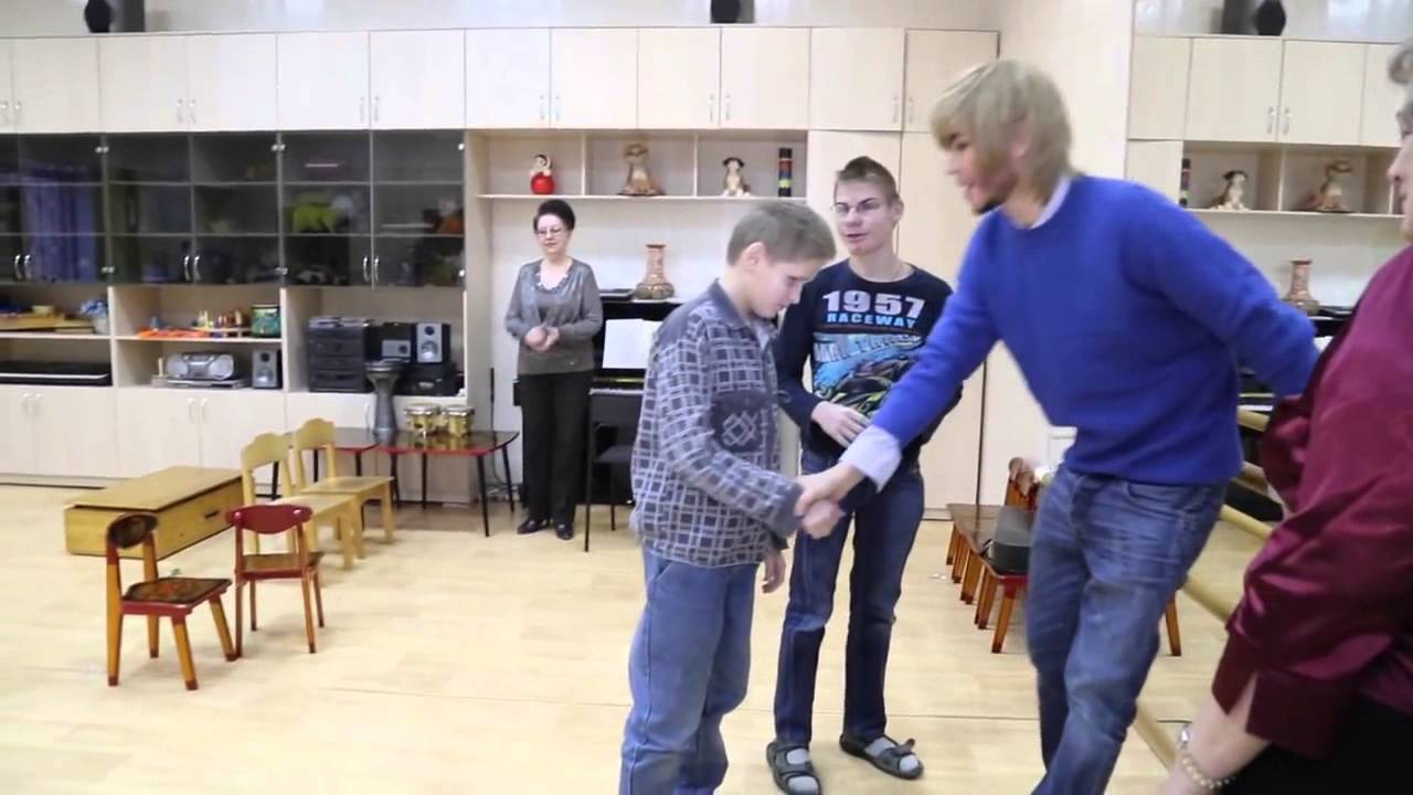 Сергей Зверев встретился с глухонемыми детьми из детского дома [Official video]!