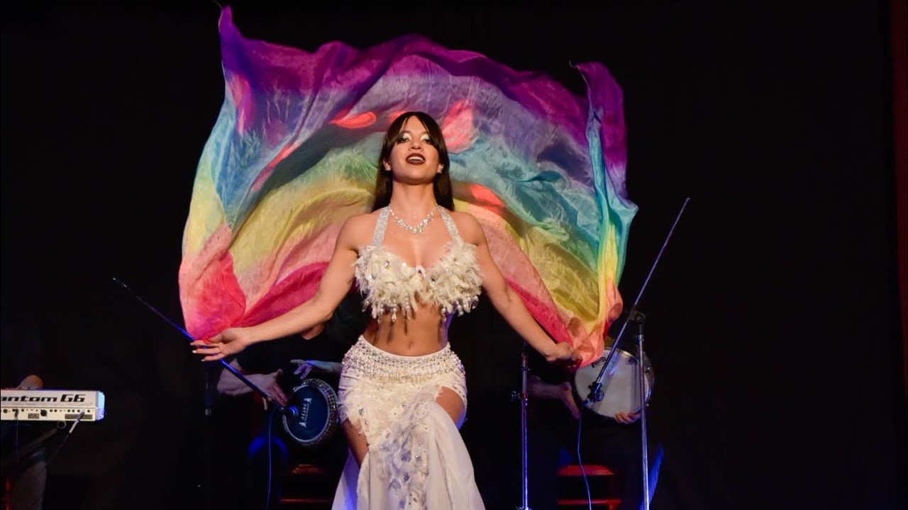 Egypt ~ Giselle Baghino junto a la orquesta Marrakech