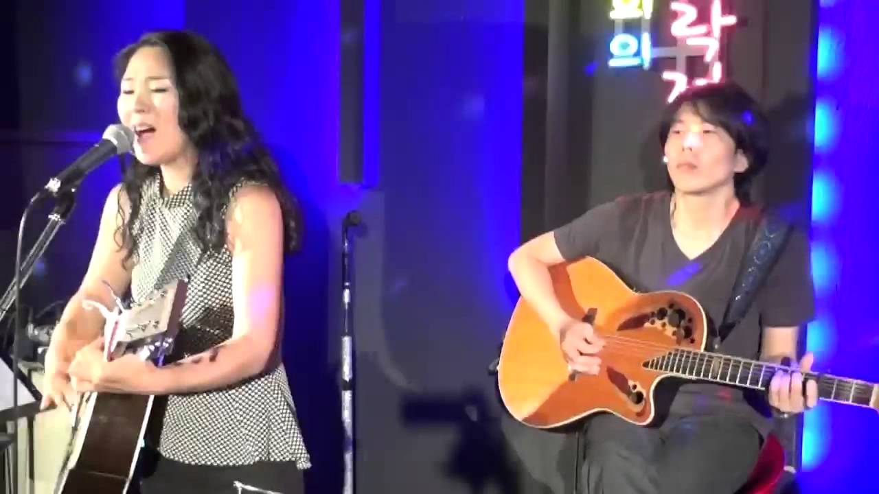 가수 이라희   사랑은봄비처럼이별은겨울비처럼 (임현정)