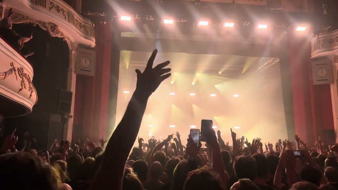 Biffy Clyro - Many Of Horror (When We Collide) - live at Shepherd’s Bush Empire, London - 22/10/2024