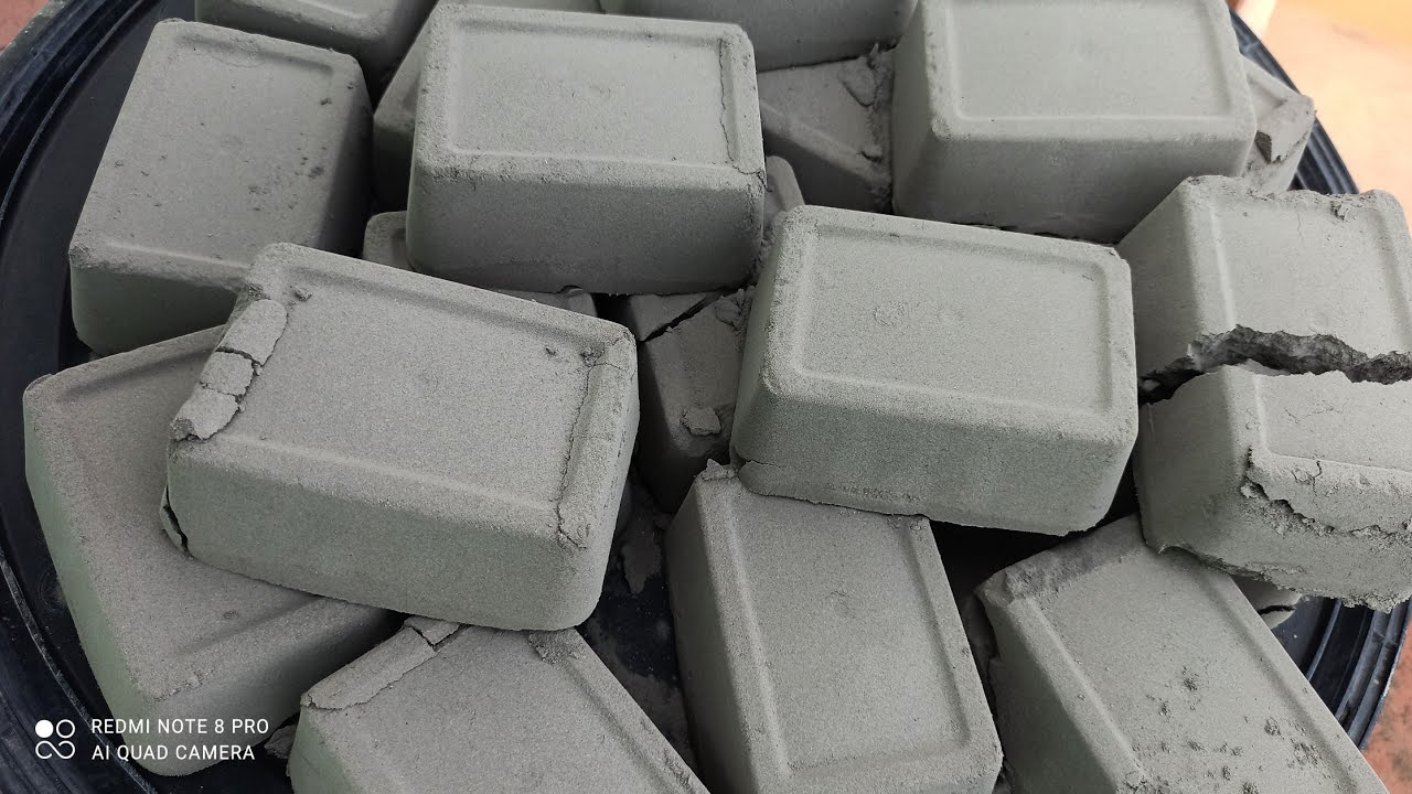 pure cement crumbling water paste play