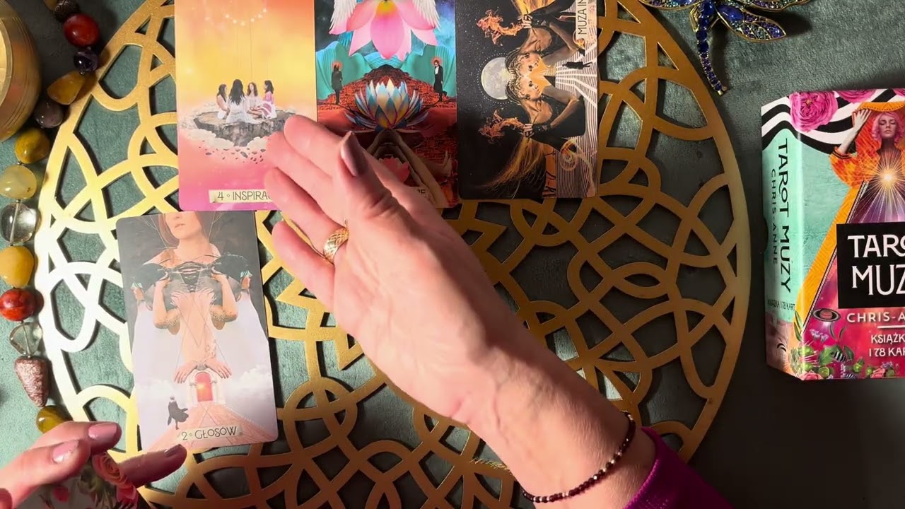 KTO CIĄGLE CIEBIE WSPOMINA 😘 #tarot #tarotreading #wr&oacute;żba #tarotcards #tarotreader #tarotonline