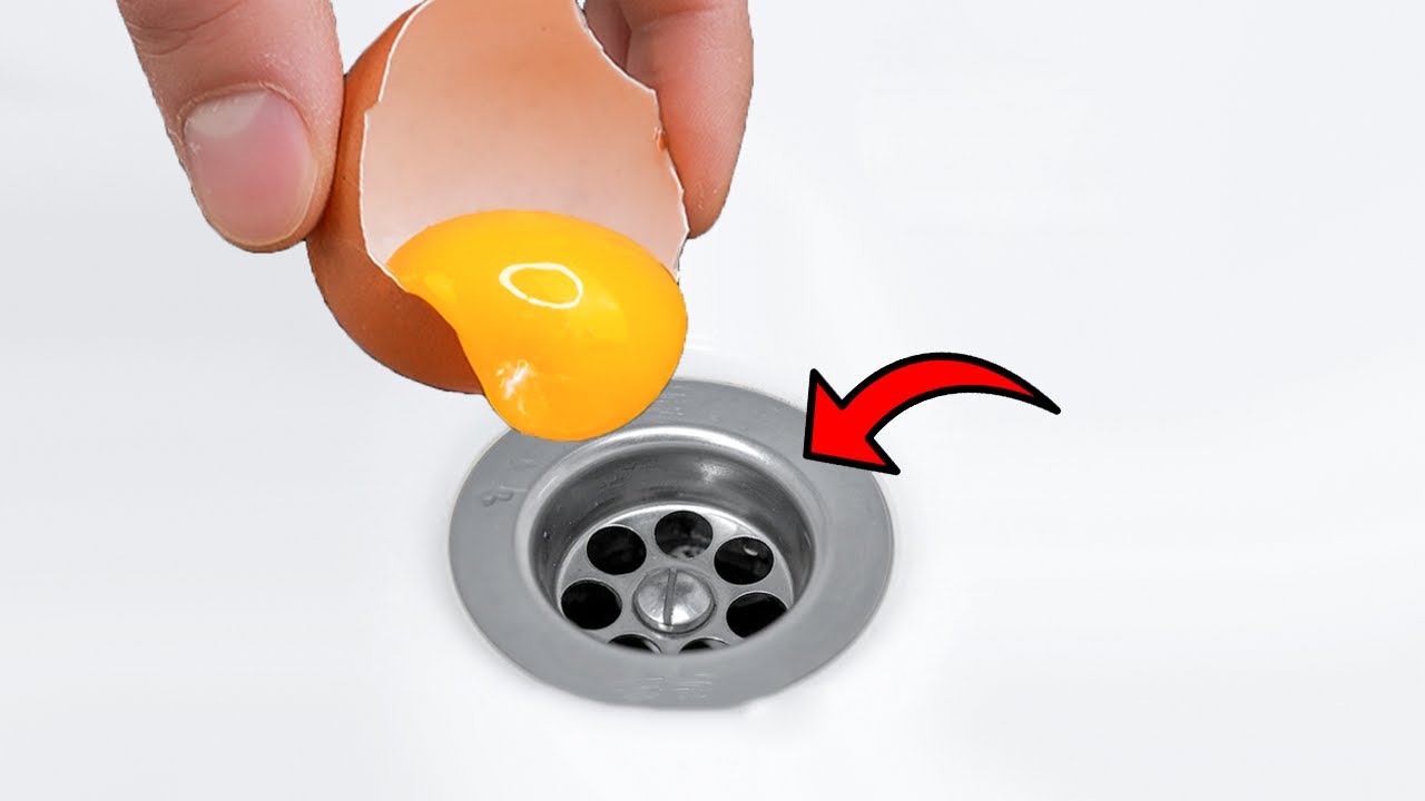 My plumber neighbor told me how easy it is to clean a sink drain! Top 20 great tips!