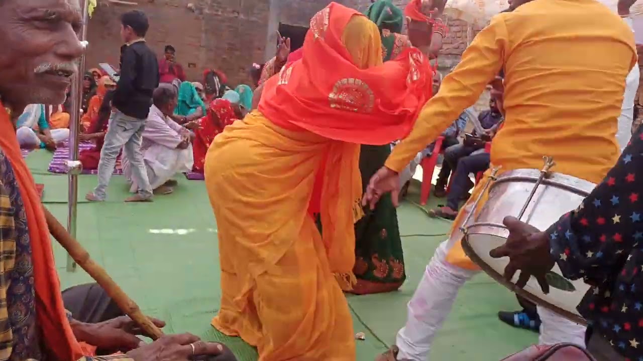 बघेली डान्स मौर्या परिवार #बहुत सुंदर #देसी डान्स #youtubevideo @RAJESHJI125