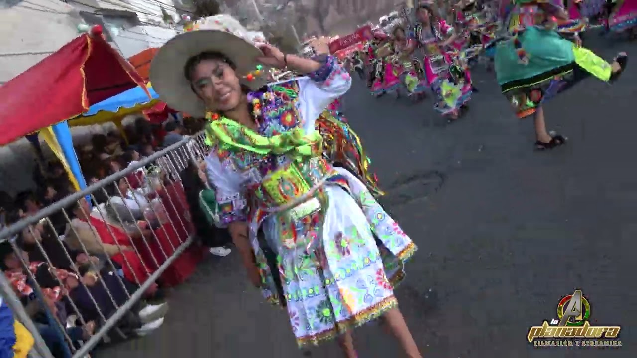Tinkus Nietos del Sur en la Entrada de Cota Cota