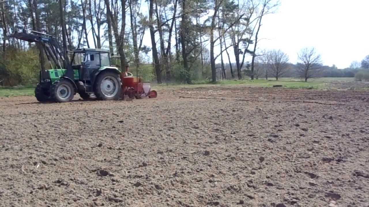 Deutz DX 3.90 beim Mais legen 2013