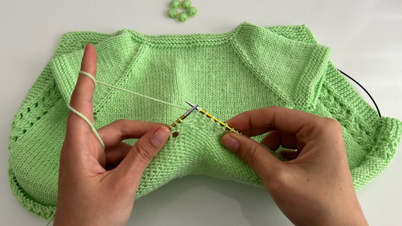 1 YUMAKTAN YAKADAN BAŞLAMA BEBEK YELEĞİ BAŞTAN SONA ANLATIMI💚#knittingdesignforbaby #bebekyeleği
