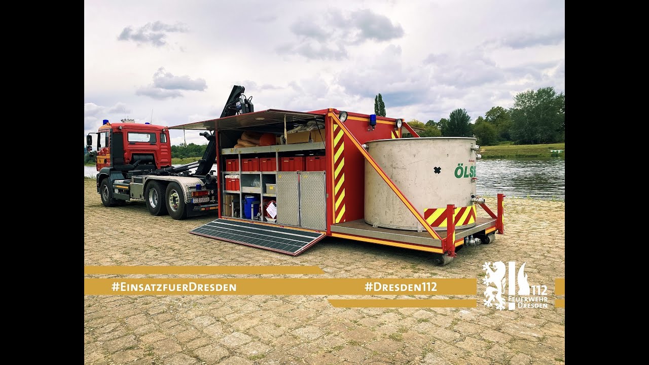 Spezialtechnik zur Ölwehr auf Gewässern - Feuerwehr Dresden