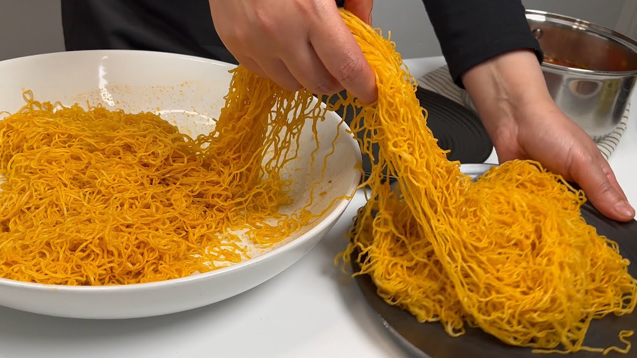 طريقة عمل رشدة /رشتة الكسكاس الليبية/حل عجينة الرشدة من غير ولا ذرة دقيق.  How to make Libyan Rushda
