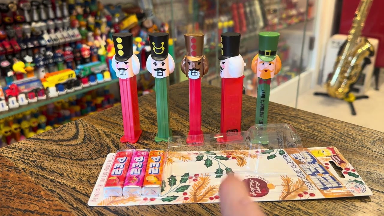 Щелкунчики PEZ! И таинственный лепрекон