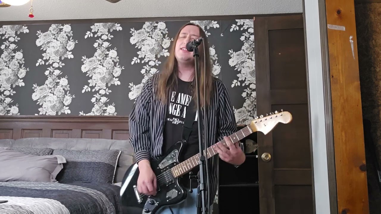 (Guitar and Vocal Cover) Nirvana - Smells Like Teen Spirit - with backing track
