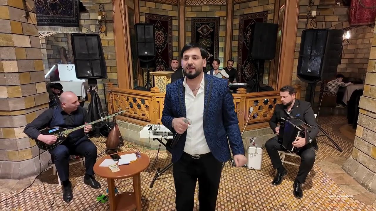 Müğənni-Aparıcı  Emin Məmmədov