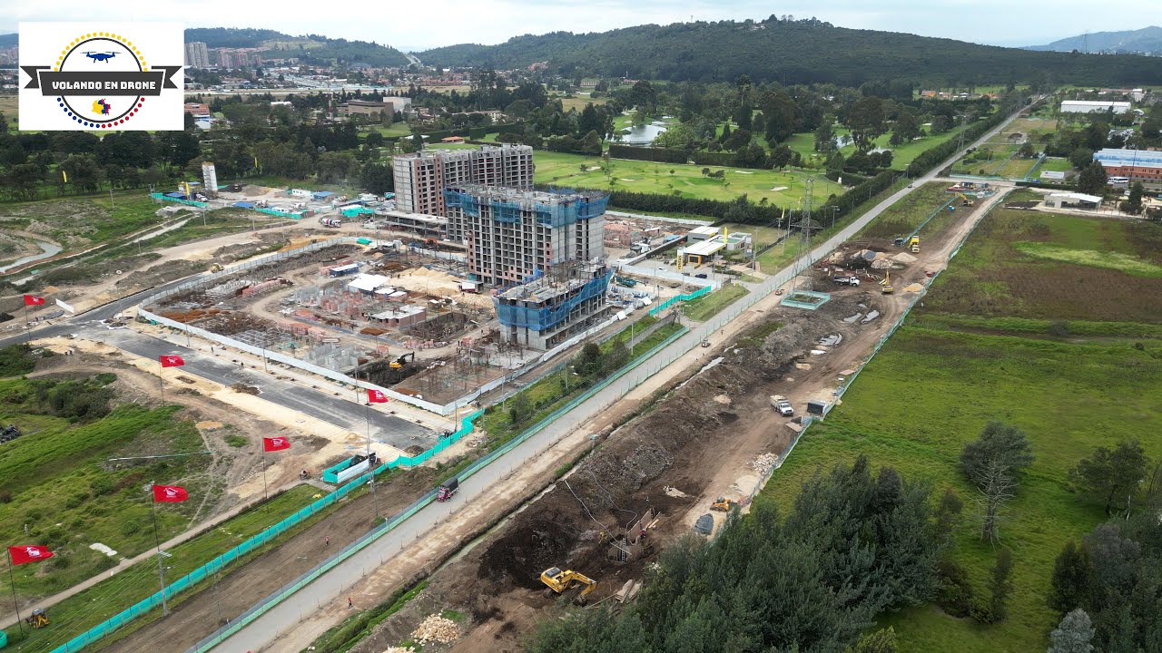 VOLANDO EN DRONE 4K -AVENIDA EL POLO   MACROPROYECTO LAGOS DE TORCA