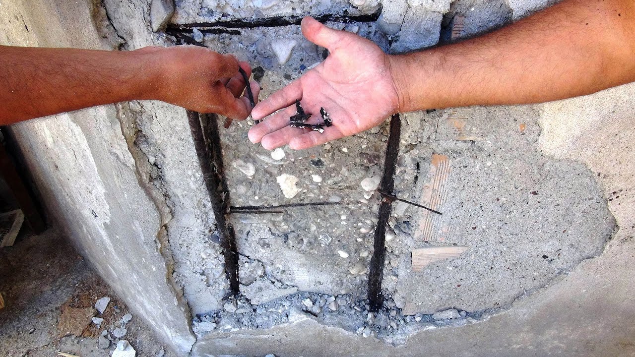 Çökme riski olan binada ölümle burun buruna yaşam