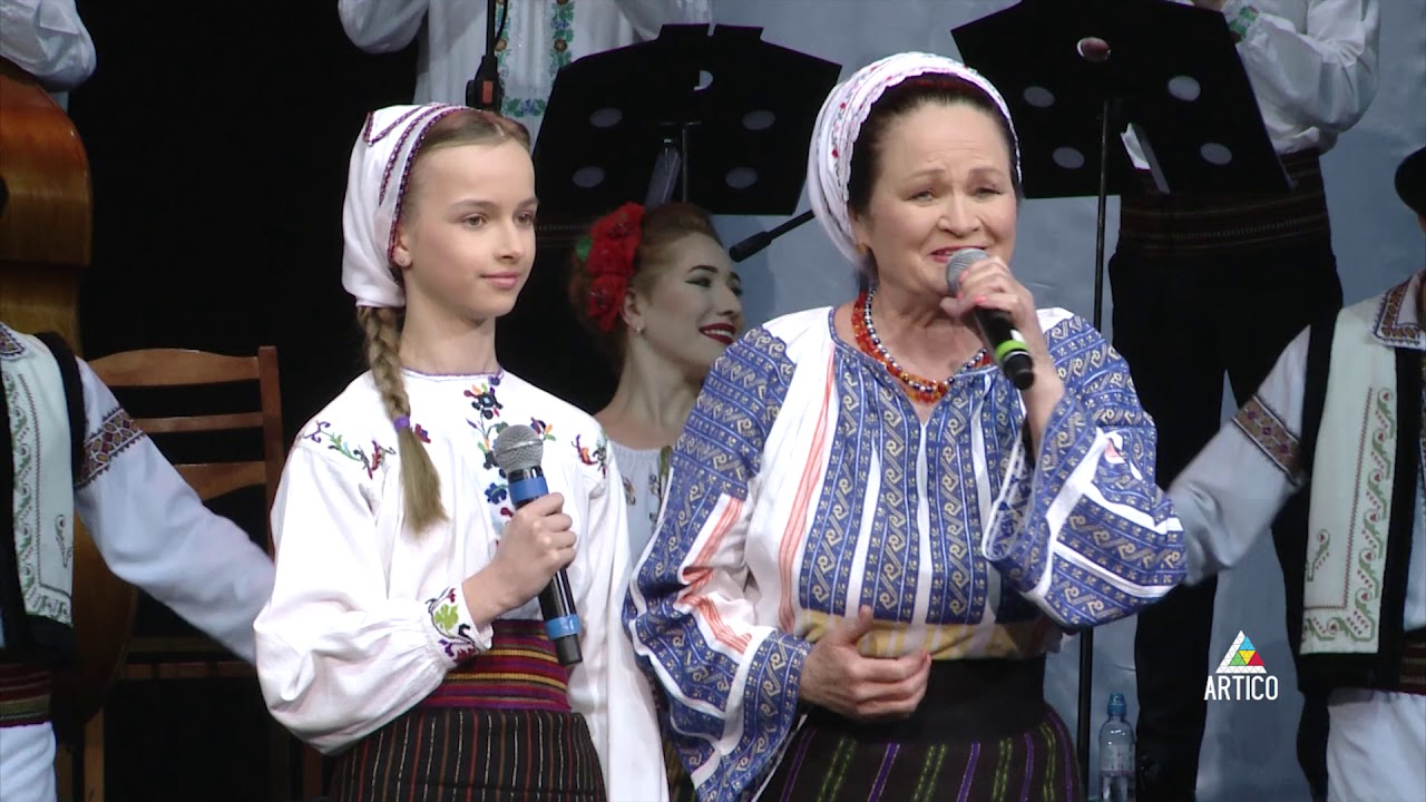 Ioana Căpraru+nepoțica   Puiul bunicuței, pui