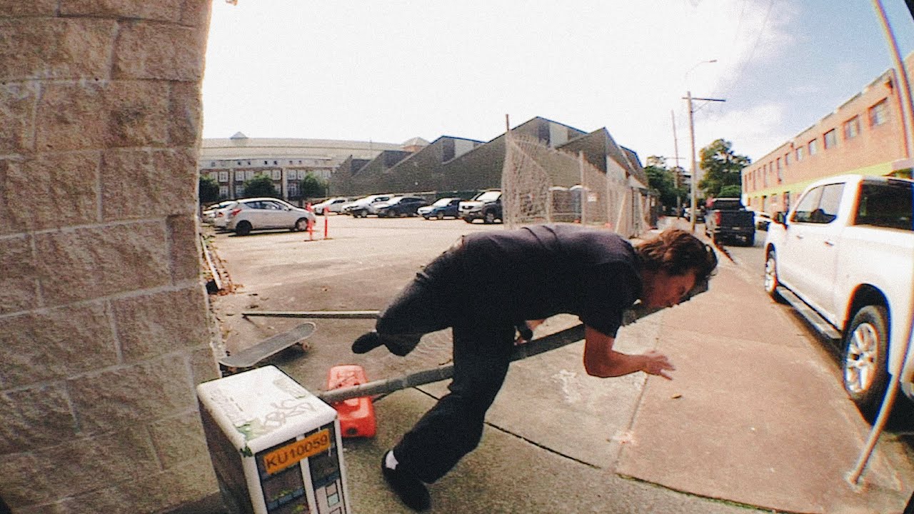 4 minutes & 47 seconds of Riley Pavey to study/chill/smoke to