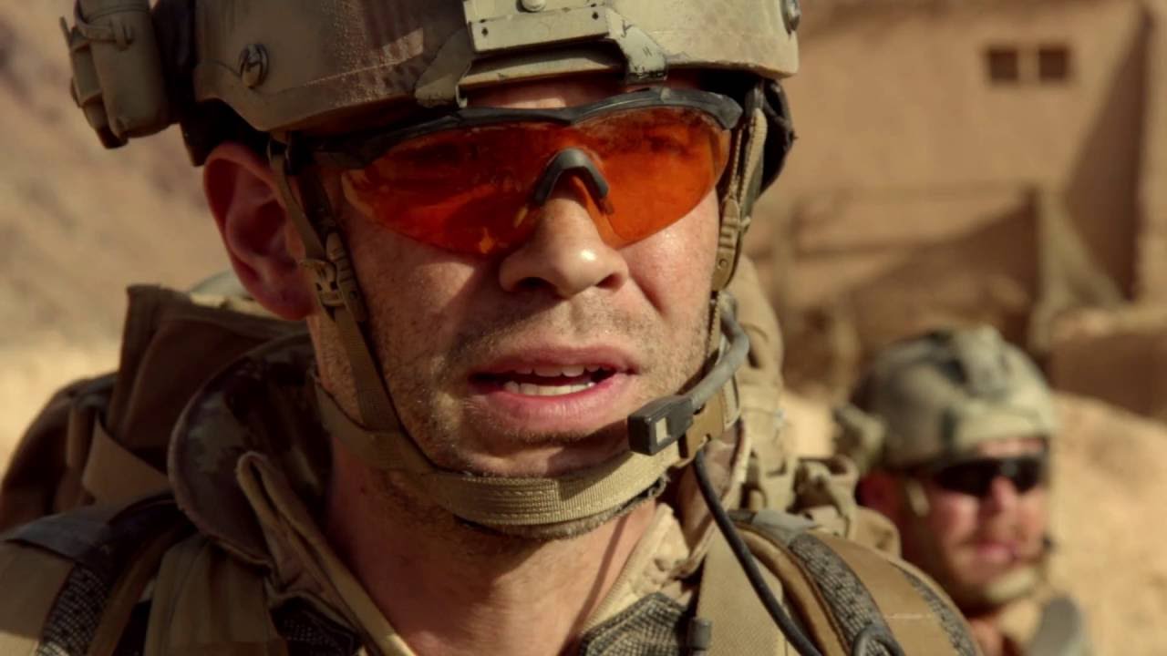 ZONA DE COMBATE - Tr&aacute;iler oficial espa&ntilde;ol