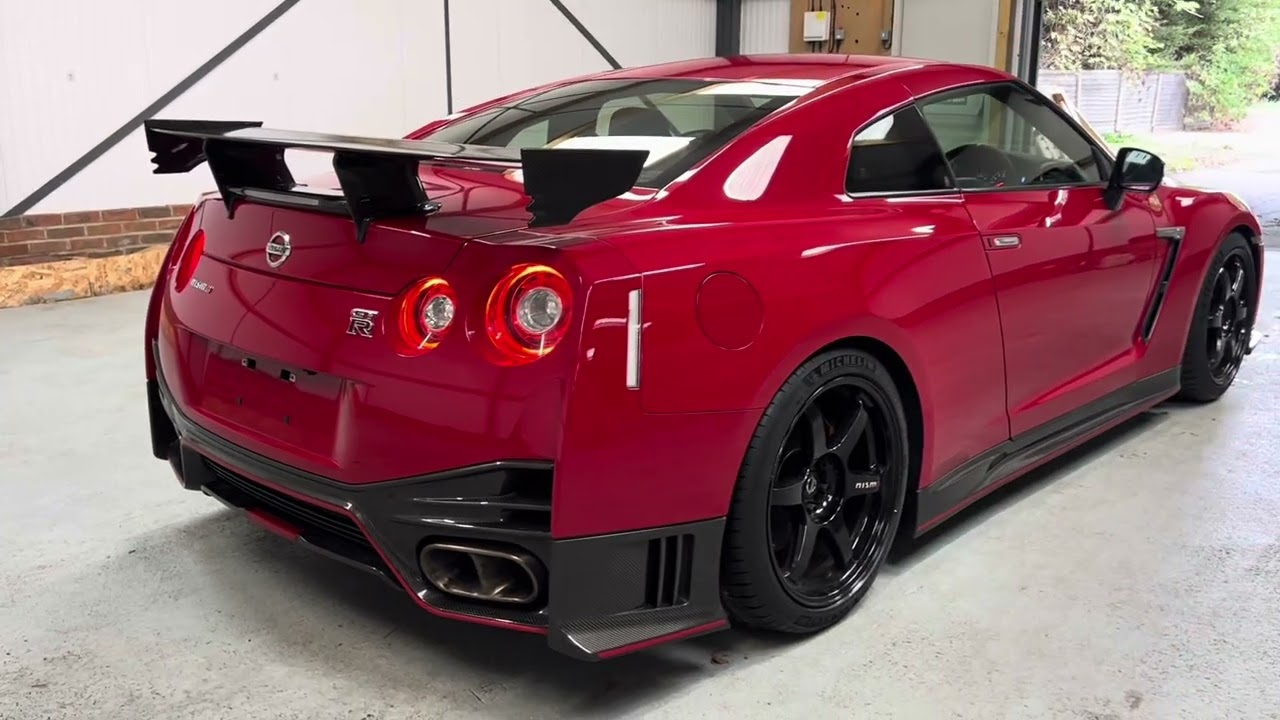 R35 NISSAN GTR NISMO