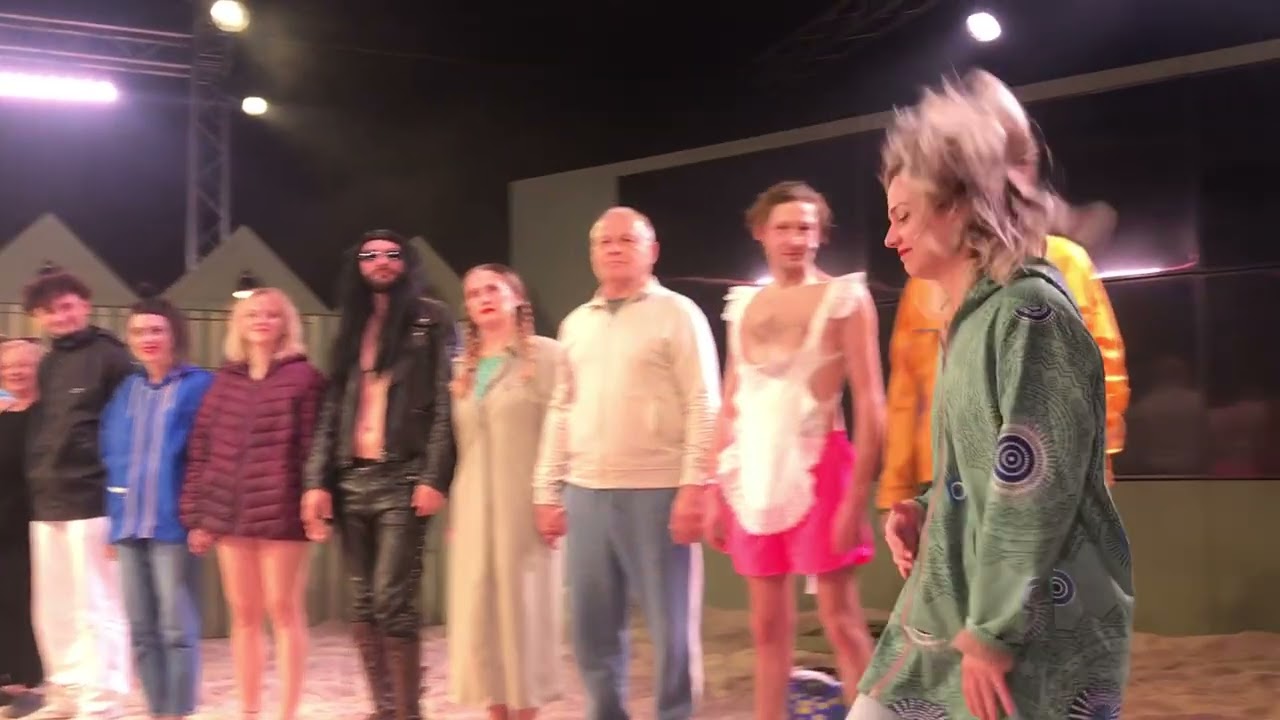 'Seaside stories' - aplauzele de final