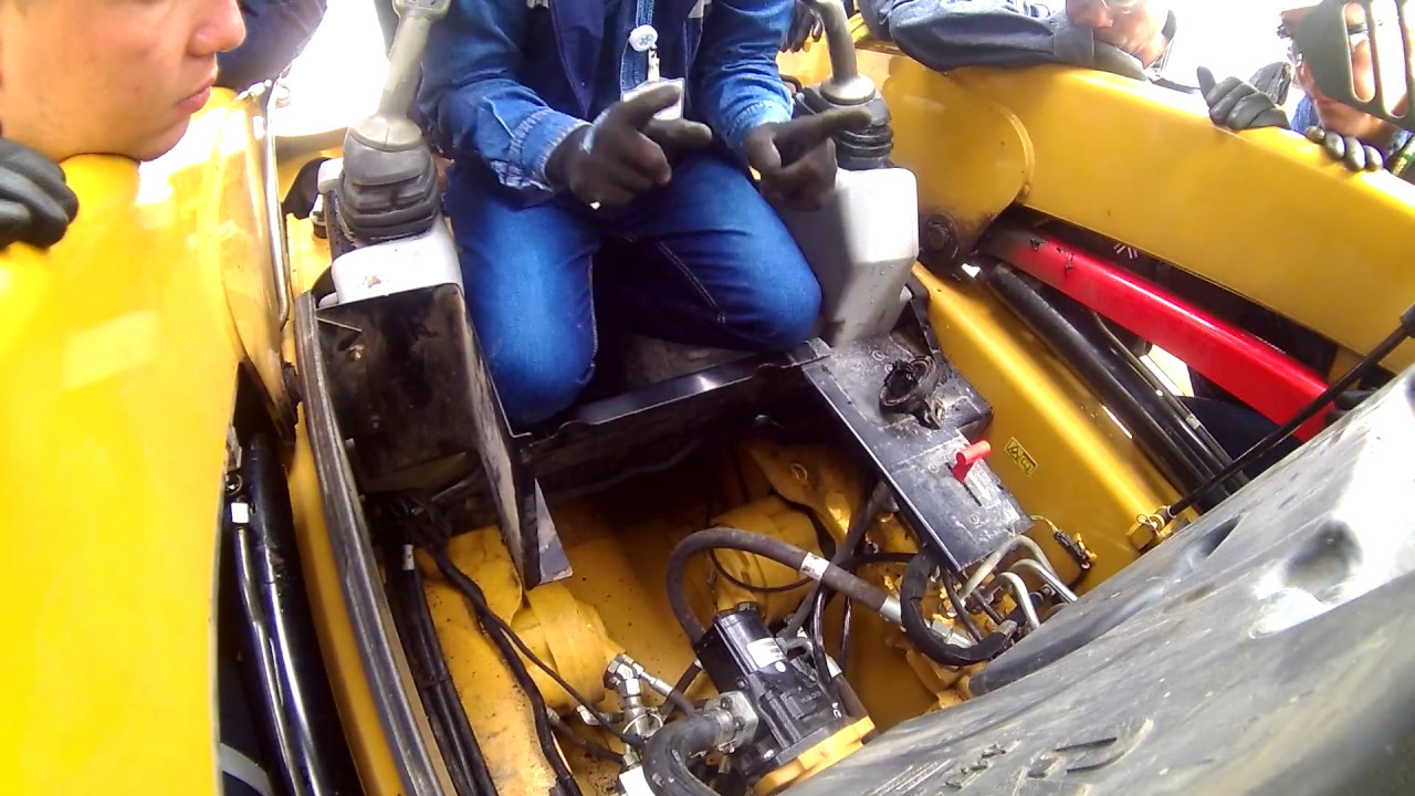 SISTEMA HIDRAULICO Y MOTORES HIDROSTATICOS DE UN MINICARGADOR