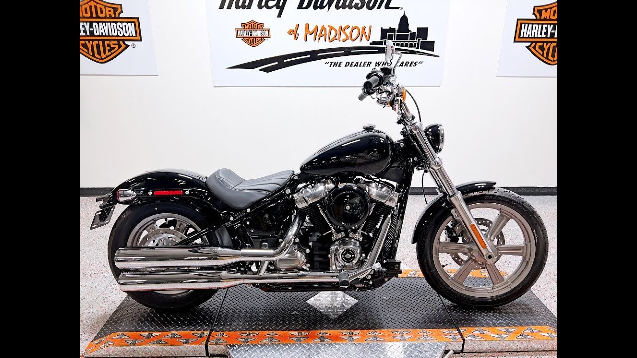 2022 FXST SOFTAIL STANDARD VIVID BLACK