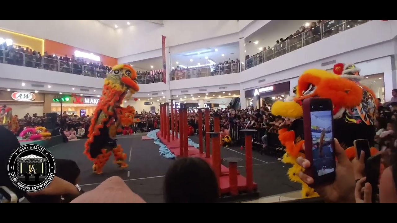 Inara dan Asyifa Nonton Barongsai di KCP Karawang