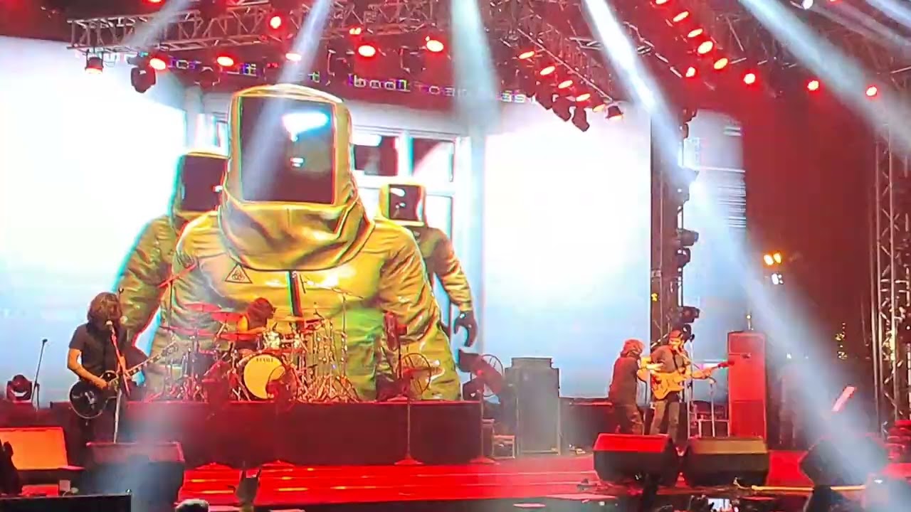 Satotar Bilasita | Fossils | Live at Nicco Park | 8 April 2023