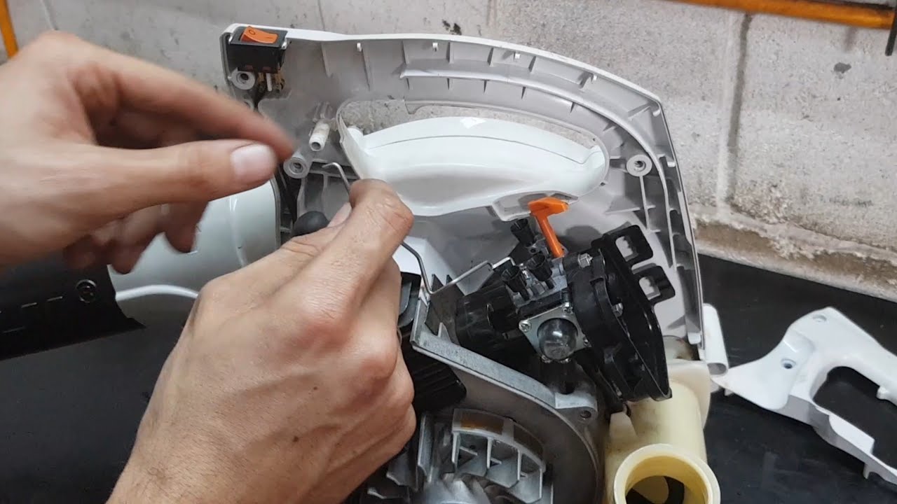 Como retirar o carburador do soprador STIHL BG 50.