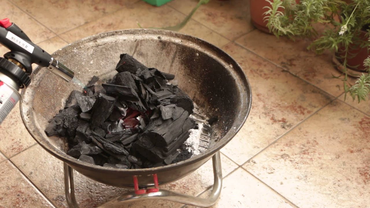 Como prender carbon con un SOPLETE - Comida en Facil