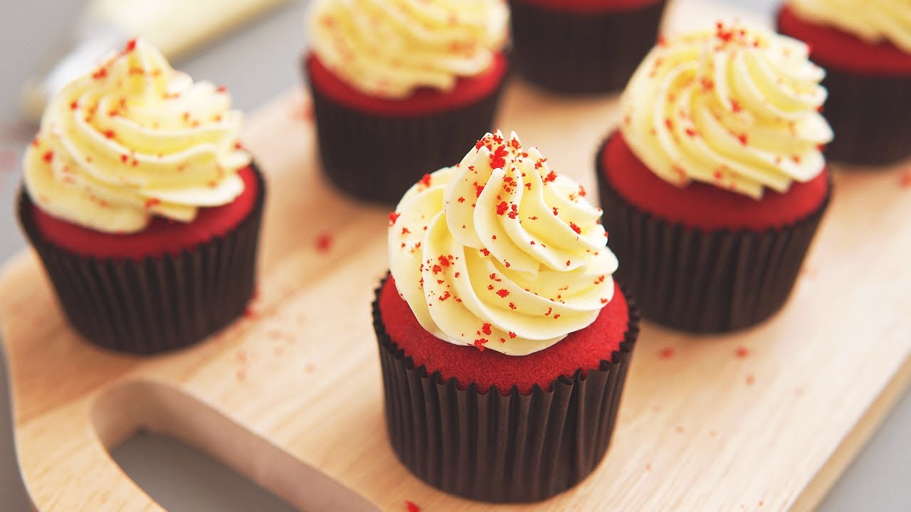 Red Velvet Cupcakes ✿ Ermine Frosting Recipe
