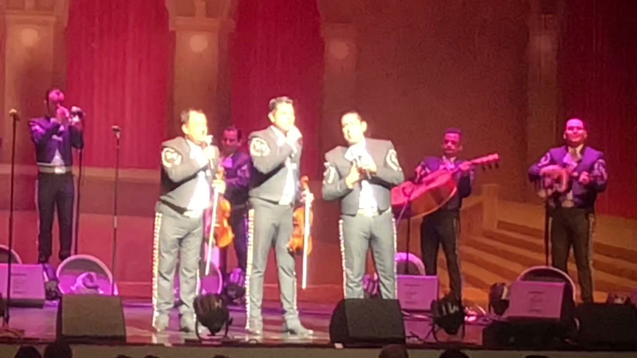 La Malagueña - Arturo Vargas Y Mariachi Vargas De Tecalitlán
