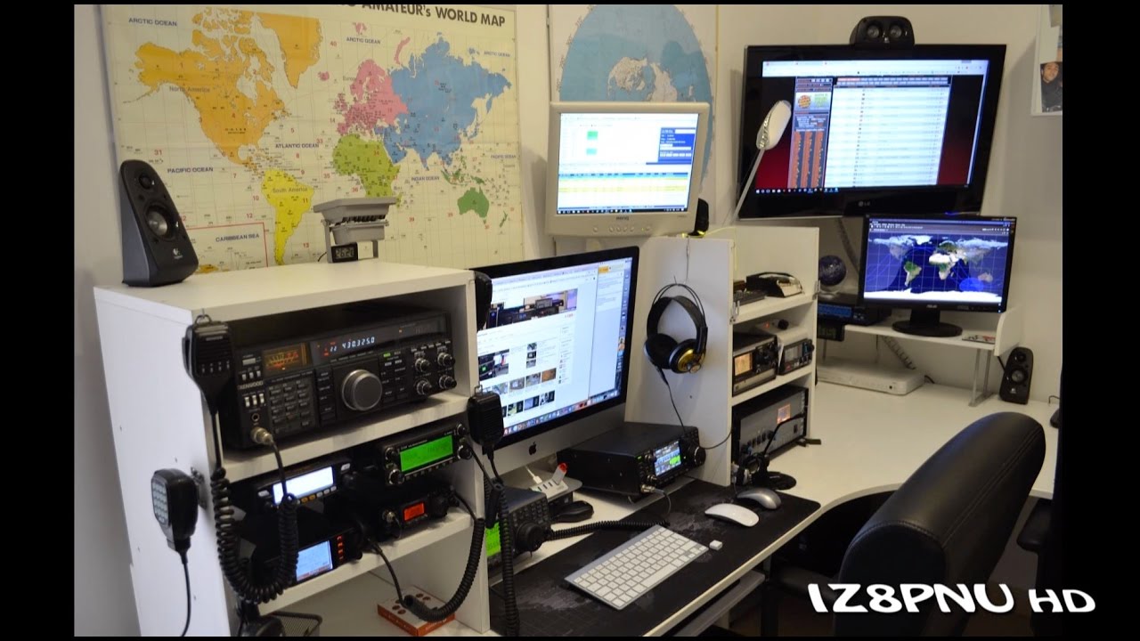 Daniele IZ8PNU - Postazione radio e pc 2016 - Ham Radio Shack setup details