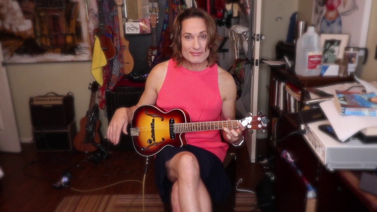 Unboxing SoundSmith tenor ukulele