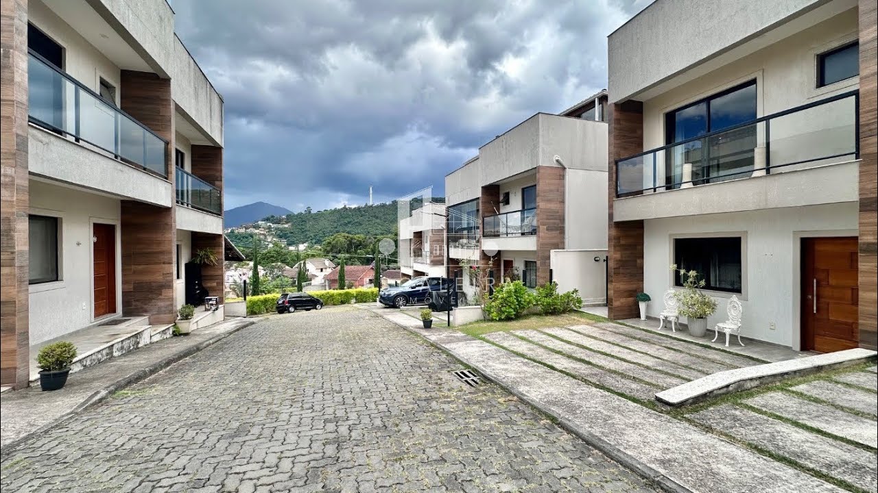 (CC00182|VENDA) Casa em condomínio à venda no bairro IÚCAS na cidade de Teresópolis Rj!