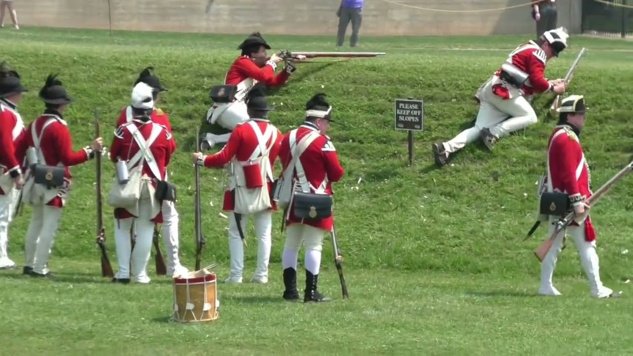 Visiting Fort Niagara (+ battle reenactment!)
