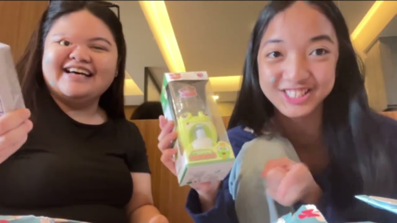 UNBOXING CHRISTMAS GIFTS!🎄🎁 