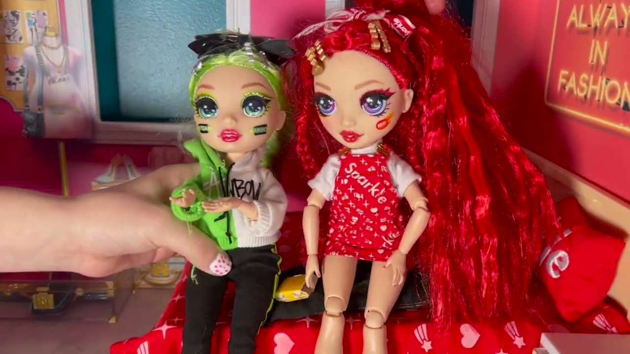 We Play Dolls Episode 1 (Rainbow High Dolls)