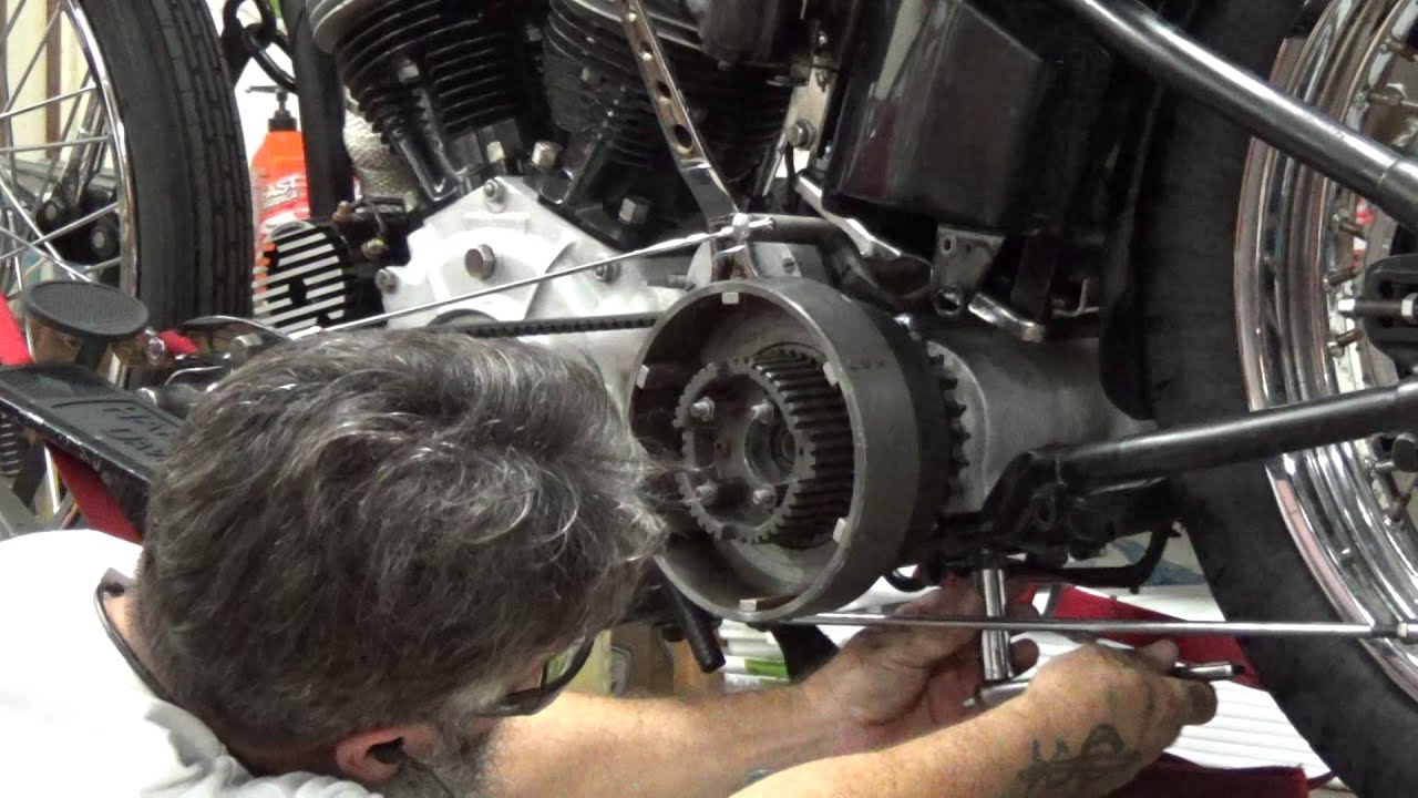 Hunting Harley's, 4 speed transmission seal part 1