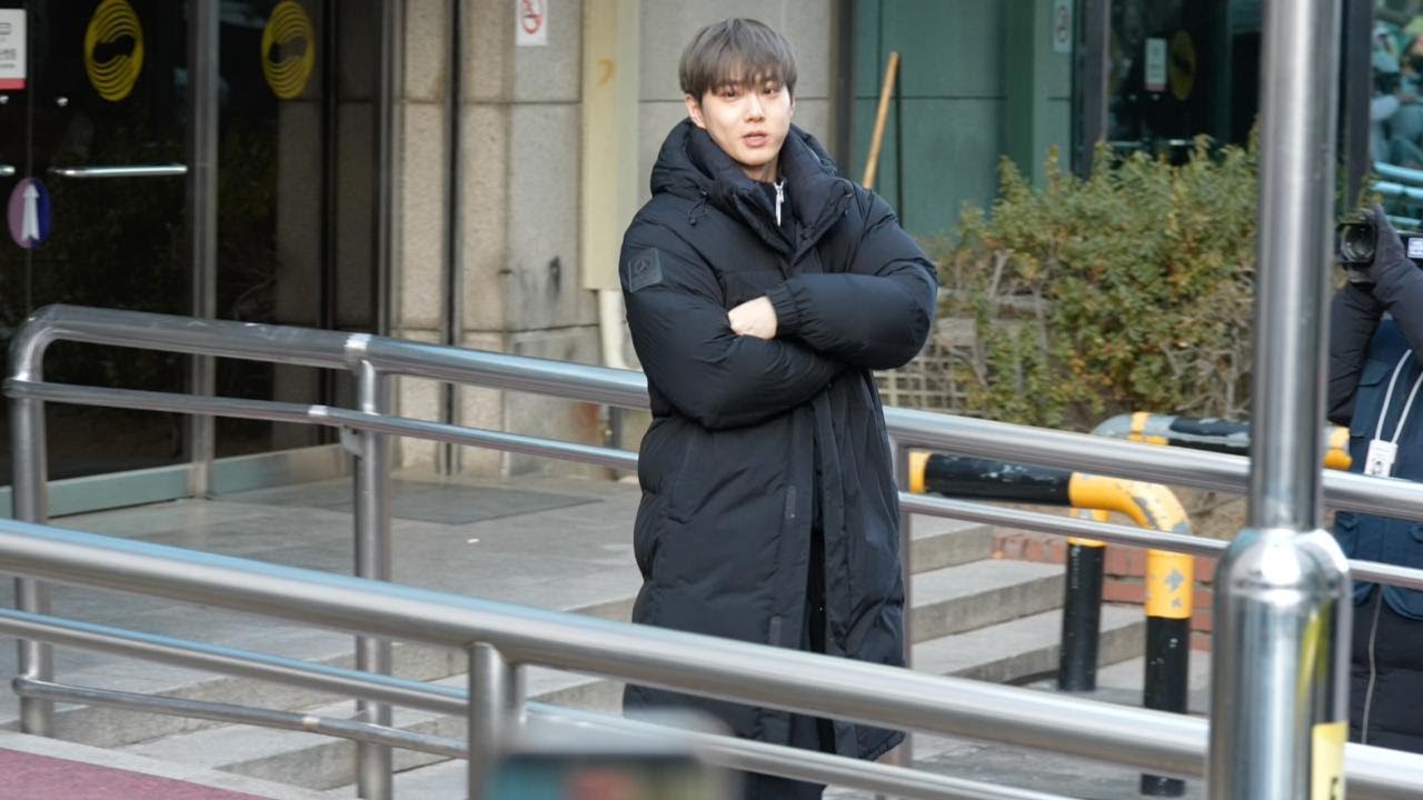 엑소(EXO) KBS Music Bank 중간 퇴근길 | 260123