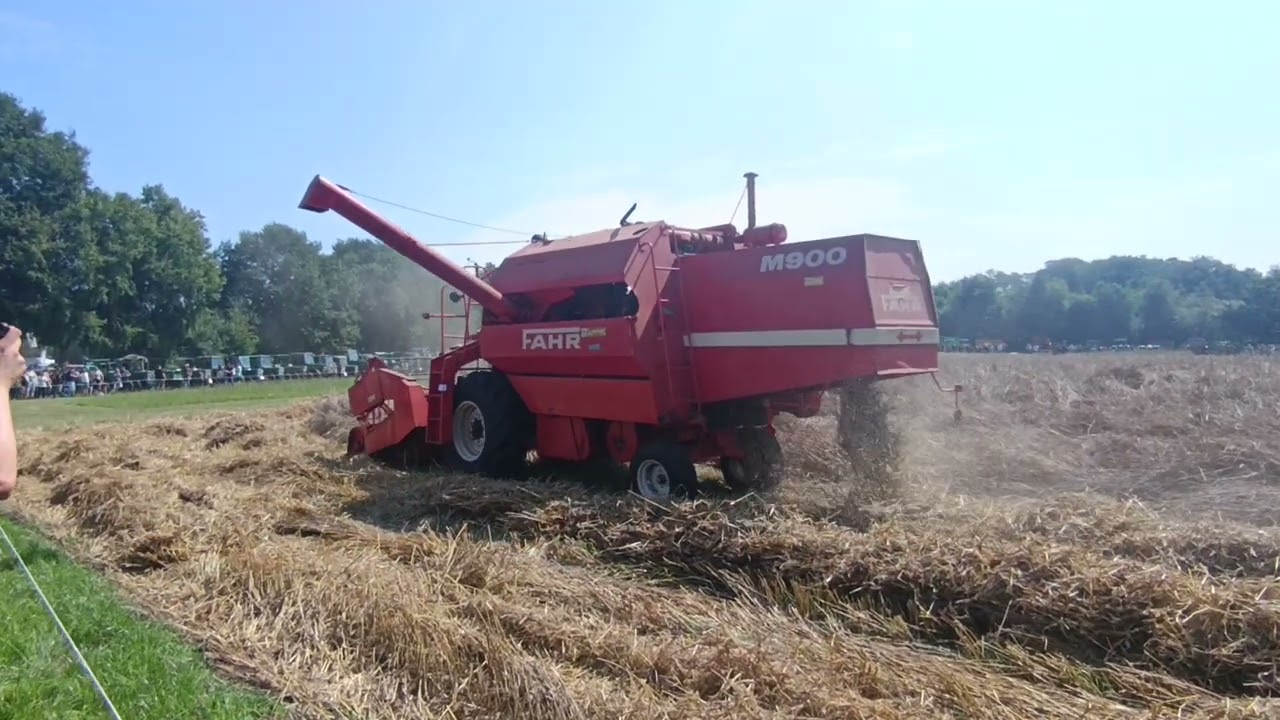 Fahr M 900 M&auml;hdrescher auf'n Feldtag 2025 in Nordhorn 
