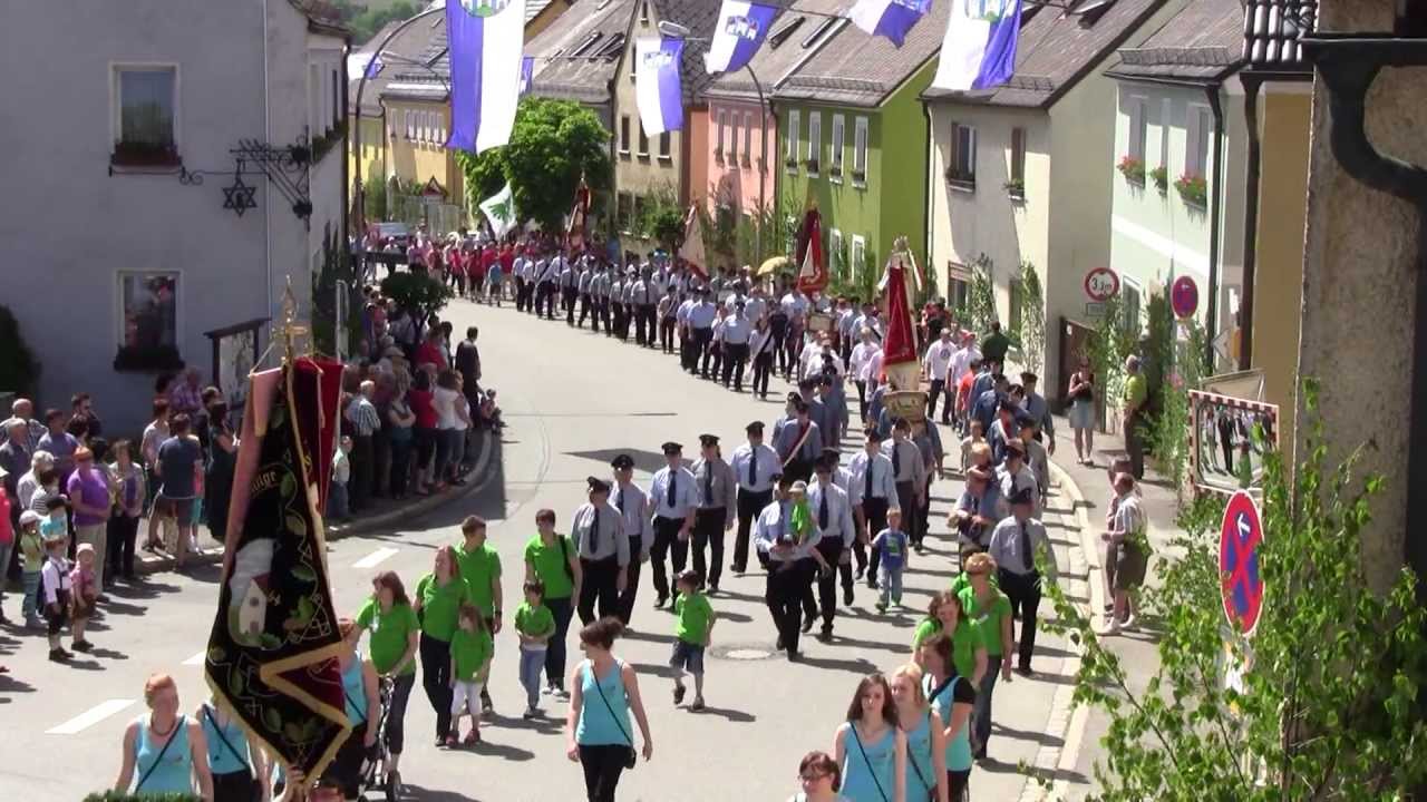Feuerwehr Festzug Mai 2013 in Neuhaus an der Waldnaab